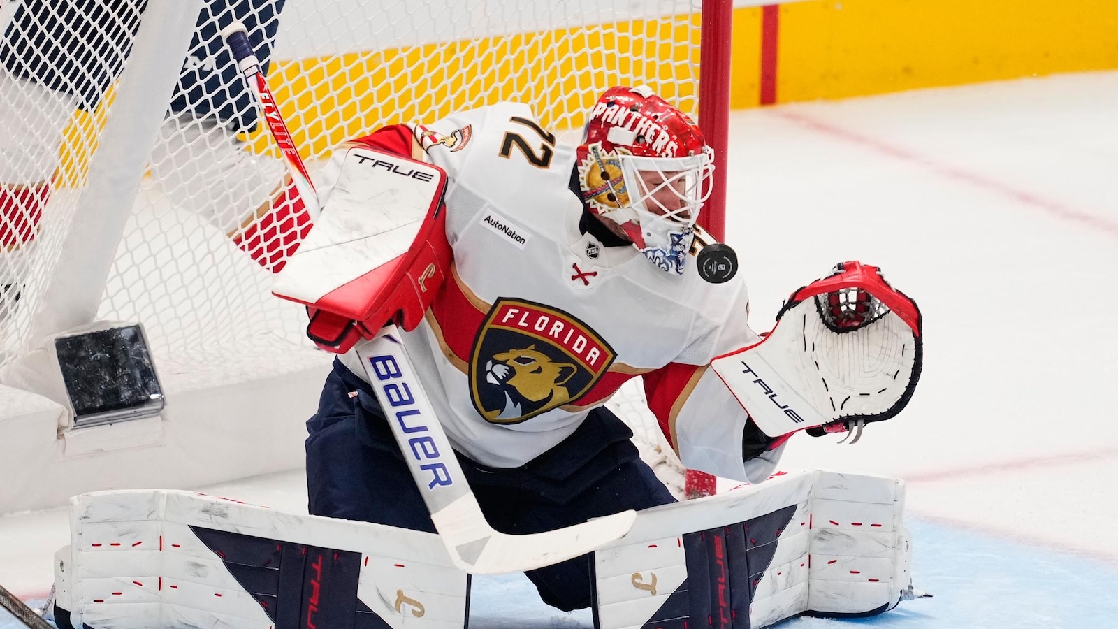 Sergei Bobrovsky and Brad Marchand lead Panthers to 4-0 win over Stars