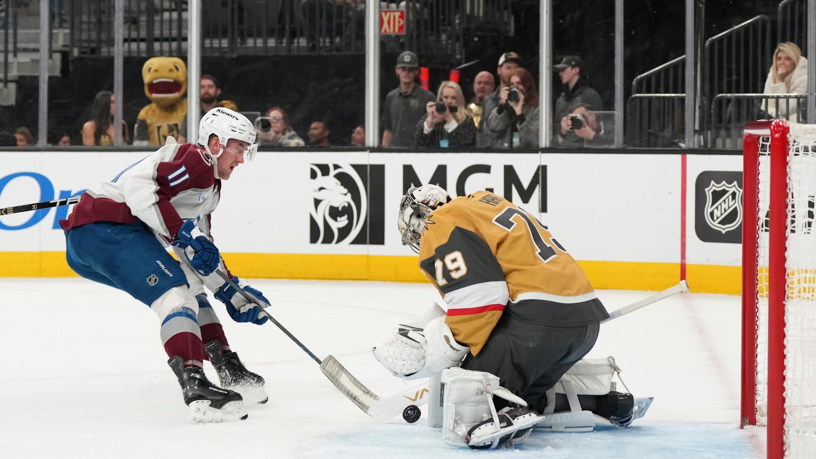 Necas scores twice, MacKinnon gets shootout winner, Avs top Knights 6-5