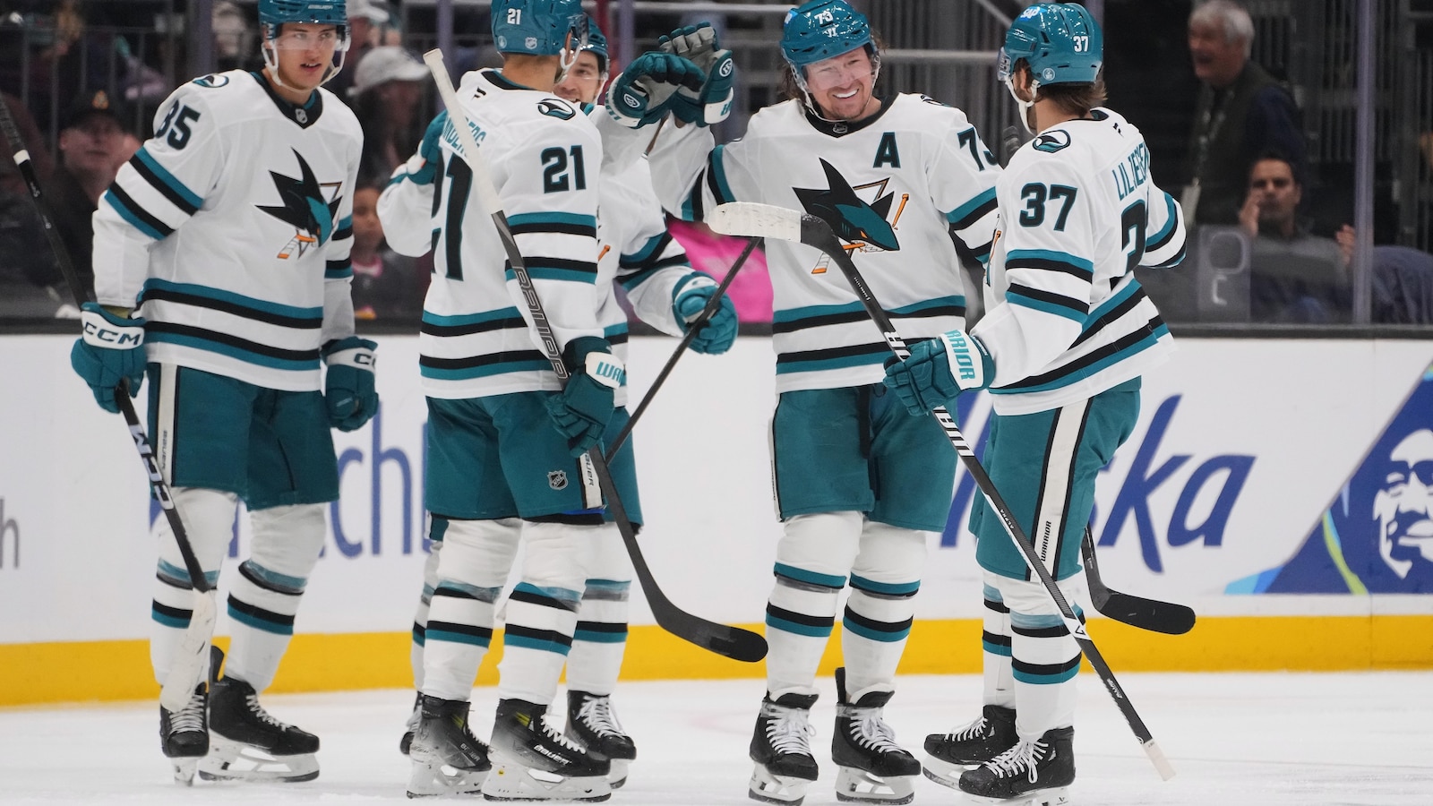 Big nights for Toffoli, Smith and Celebrini send Sharks to 6-3 win over Mammoth