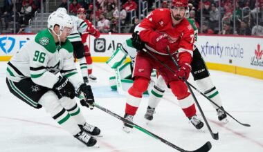 Larkin gets tying goal late in 3rd and winner in OT as Red Wings beat Stars 4-3 for 3rd straight win