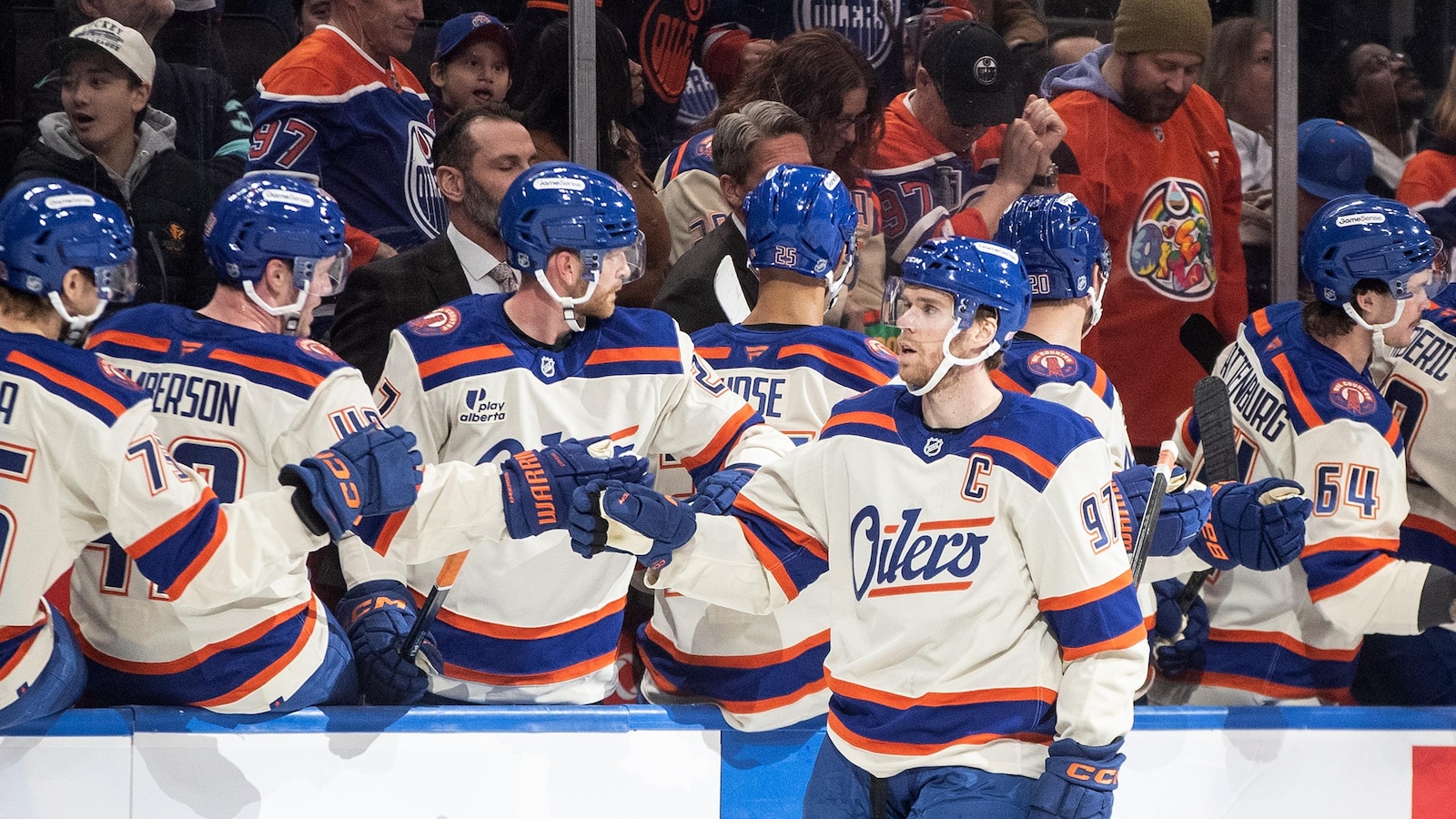 Connor McDavid has hat trick, 4 points in the Oilers' 9-4 romp over the Kraken