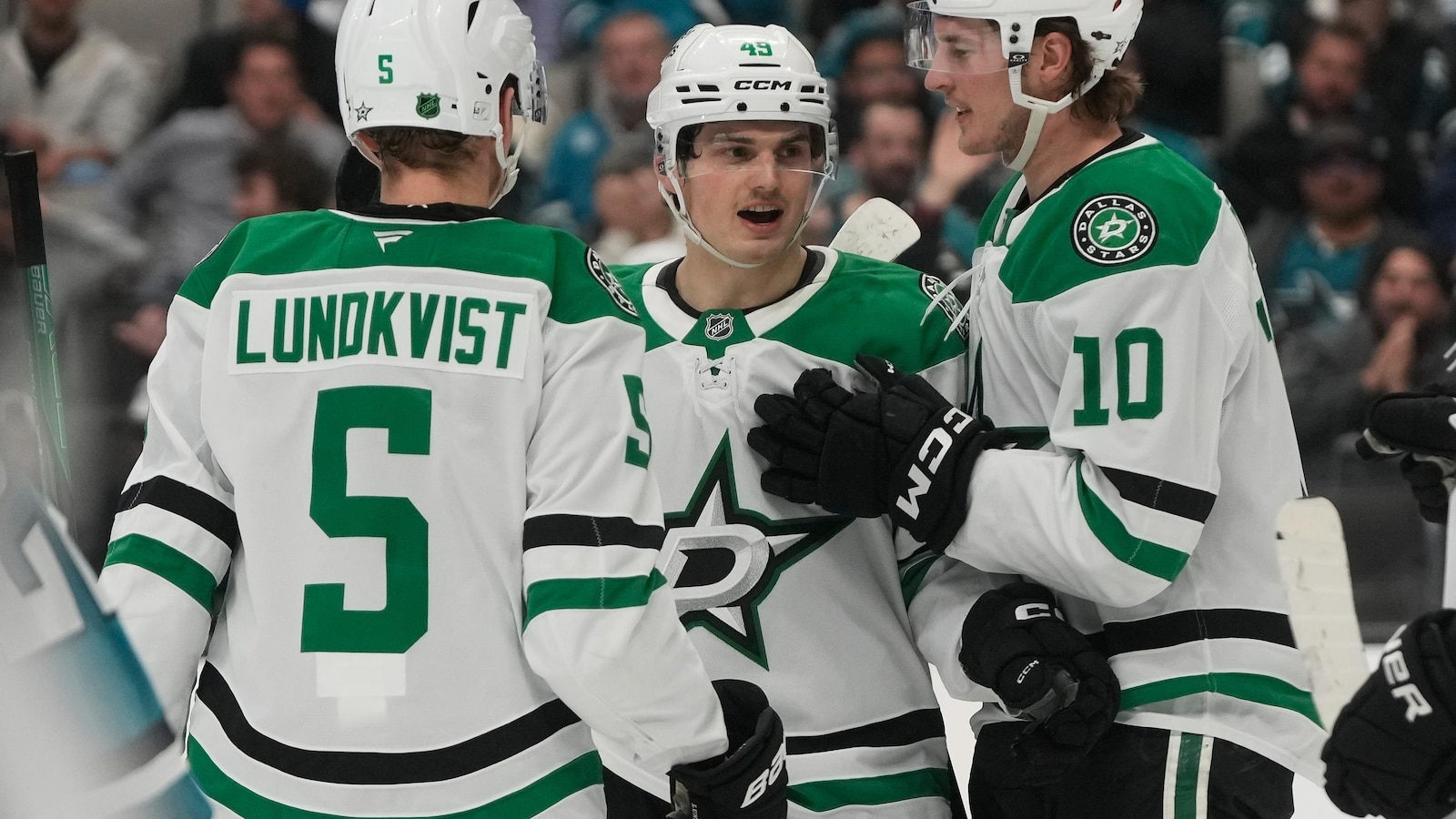 Wyatt Johnston scores 2, Roope Hintz has goal and assist as Stars beat Sharks 5-3