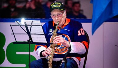 104-Year-Old WWII Vet Shreds National Anthem On Sax At Islanders Game