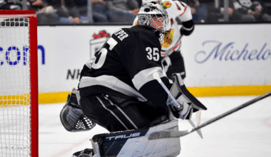 Kings score 6 in shutout of Blackhawks