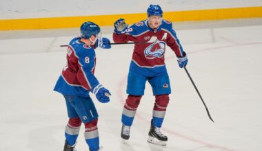 MacKinnon scores twice, Avalanche end Wild's winning streak at 7