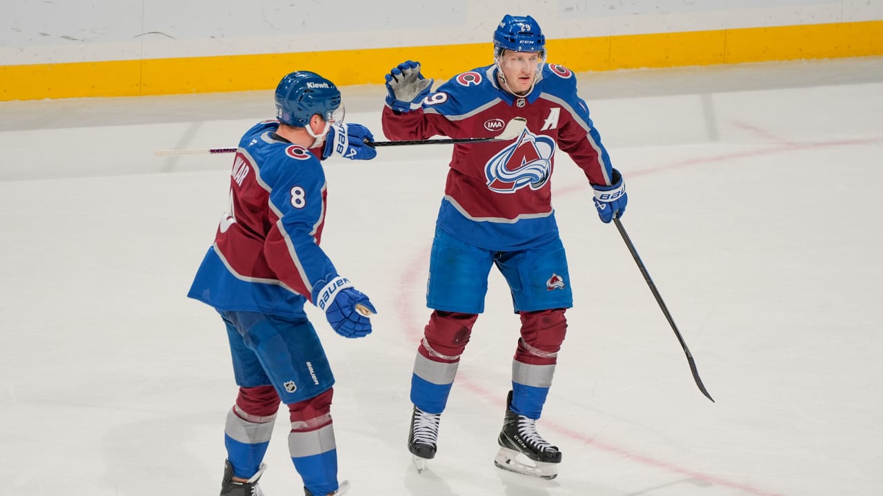 MacKinnon scores twice, Avalanche end Wild's winning streak at 7