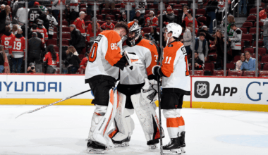 Konecny has goal, assist, Flyers hold off Blackhawks
