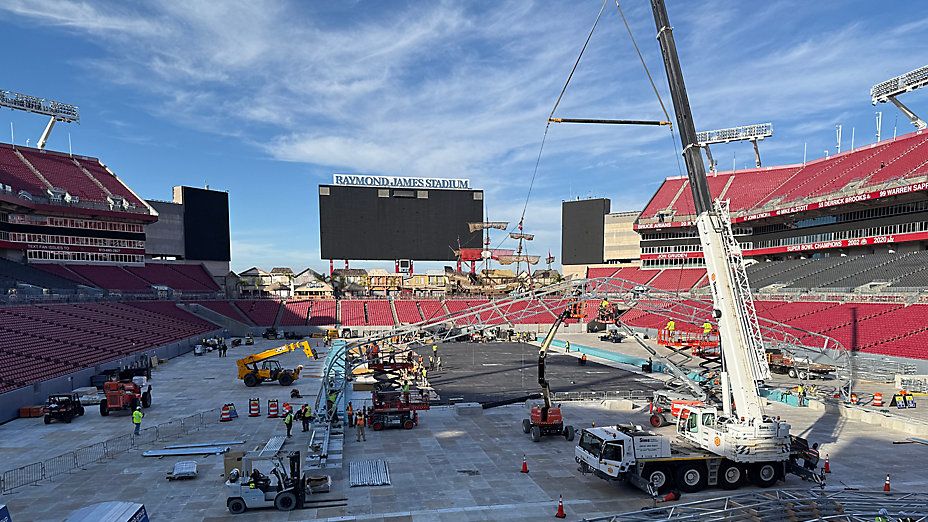 Rink construction begins for NHL Stadium Series game