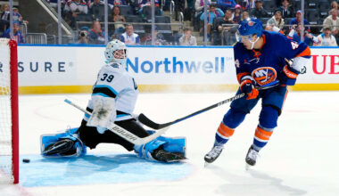 NHL: NOV 14 Islanders at Mammoth