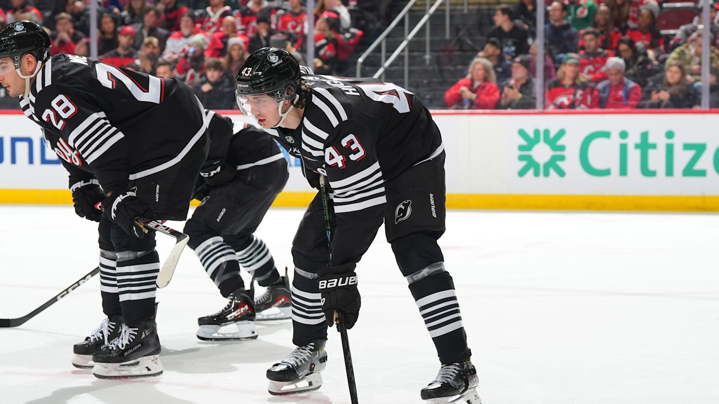 Carolina Hurricanes v New Jersey Devils