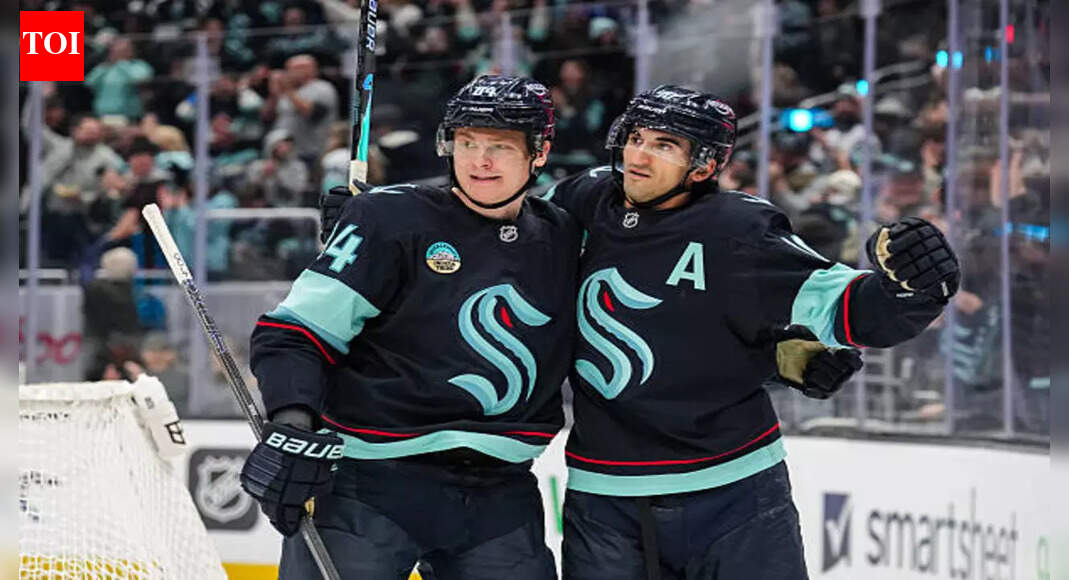 Seattle Kraken continue their winning streak with 4-1 win over the Nashville Predators, with two goals from Matty Beniers | NHL News