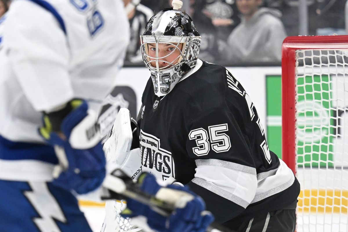 The Los Angeles Kings goaltender Darcy Kuemper (35) defends the goal against the lightning at the Crypto Arena on January 1st, 2026 in Los Angeles  California.