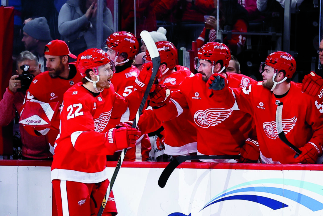 John Gibson makes 24 saves as surging Red Wings beat slumping Jets, 2-1 | News, Sports, Jobs