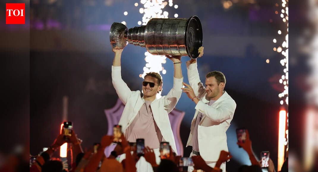 Matthew Tkachuk and Aleksander Barkov spark debate during Florida Panthers Winter Classic celebration | NHL News