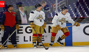 New York Rangers Defeat Florida Panthers 5-1 in Winter Classic With Hat Trick by Mika Zibanejad | NHL News