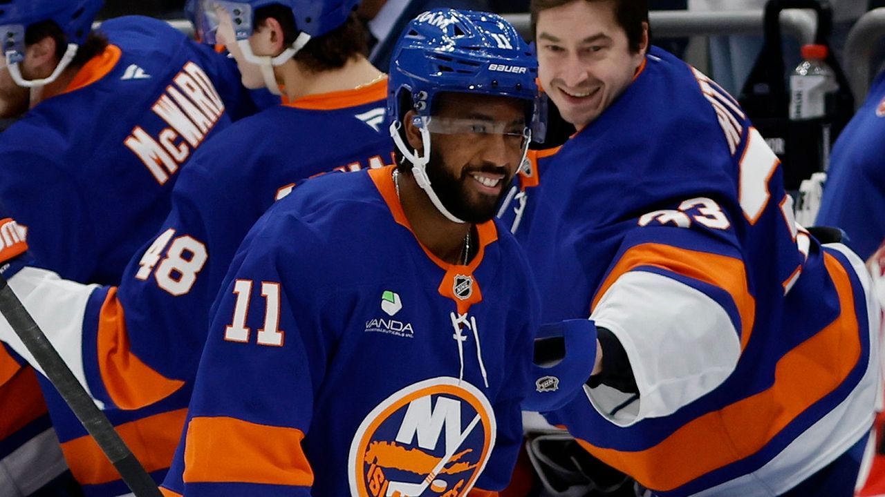 Islanders' 9-goal night vs. Devils includes Anthony Duclair hat trick