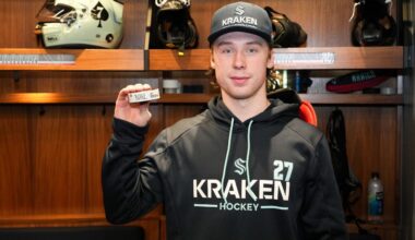 Kraken's Berkly Catton scores first 2 goals after 27-game drought