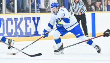 No. 5 men's hockey gives dominating performance in 4-1 win over Colby