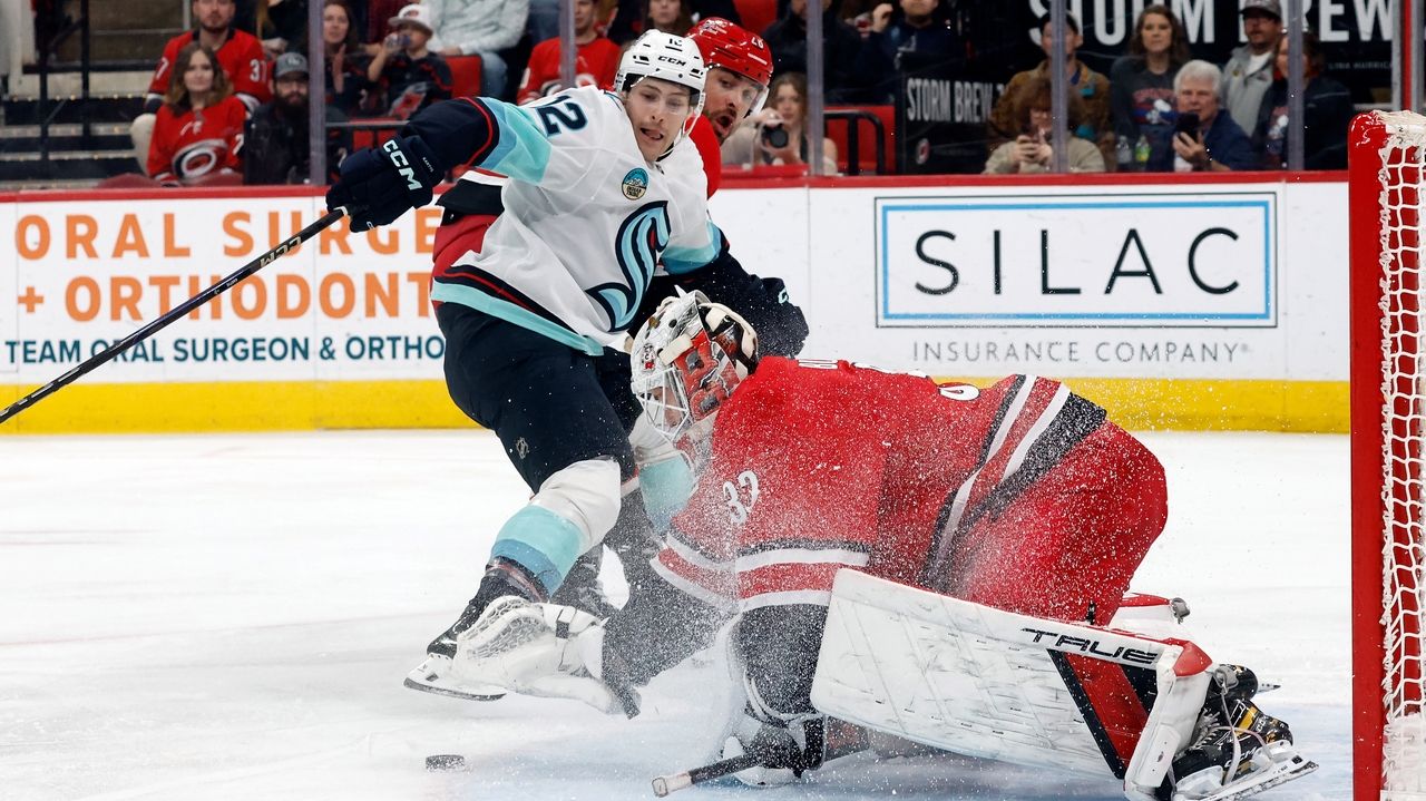 Jordan Staal's 2 assists lead Hurricanes to 3-2 win over Kraken