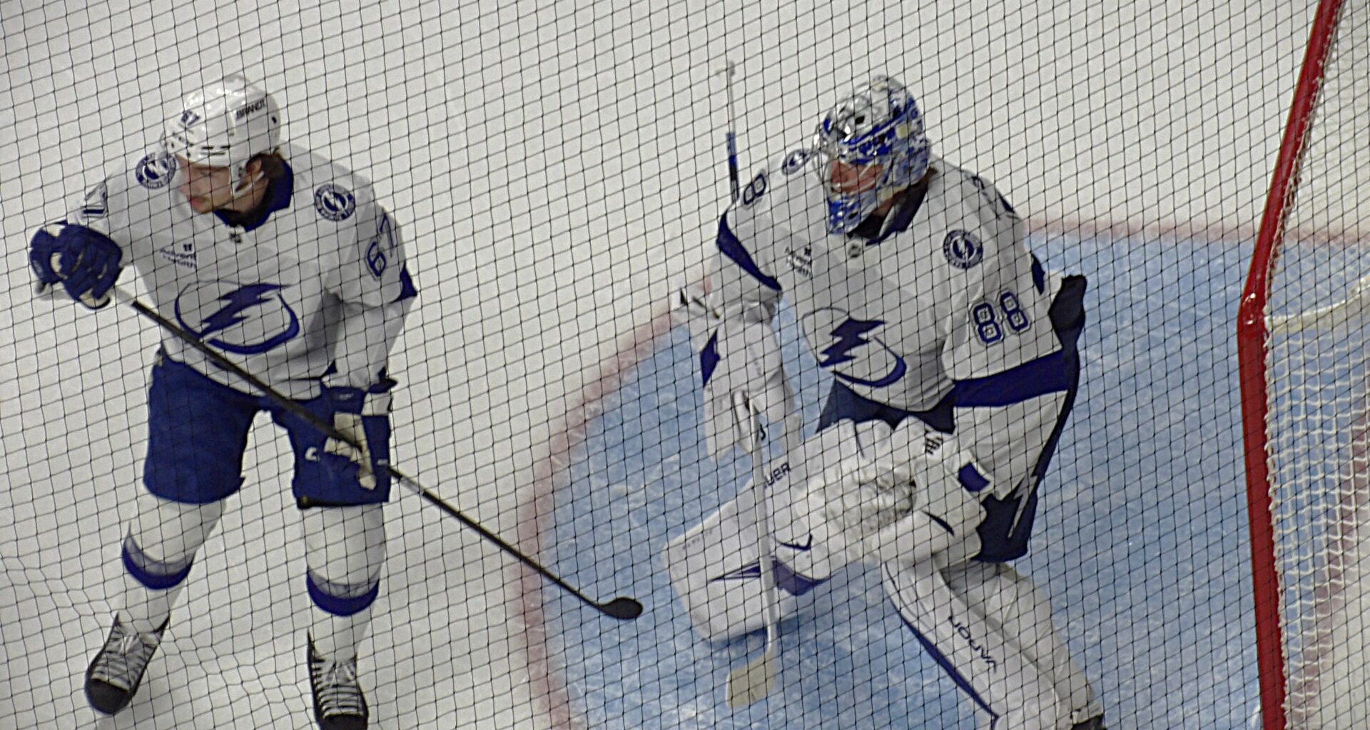 Kucherov, Lightning strike Flyers, lose 7-2 ► FLYERS NITTY GRITTY