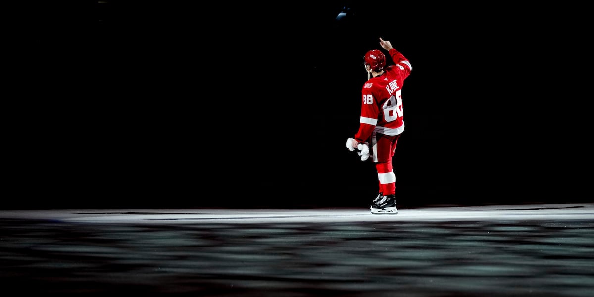 Patrick Kane scores twice to reach 500 goals in Red Wings’ 5-1 win over Canucks