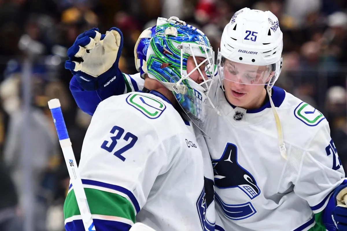 Vancouver Canucks confirm the departure of Elias Pettersson (D) as they bring in his re