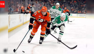 Lukas Dostal shines as Anaheim Ducks break 9-game losing streak with 24 saves against Dallas Stars | NHL News