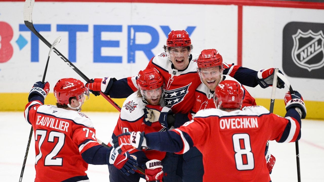 Capitals' coach Carbery after big third-period rally: 'We showed a ton of character'