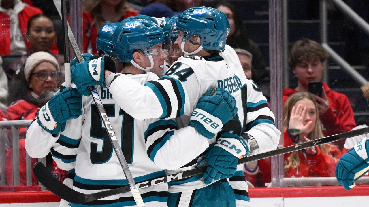 Sharks' 3-goal second period keys 3-2 victory over Capitals