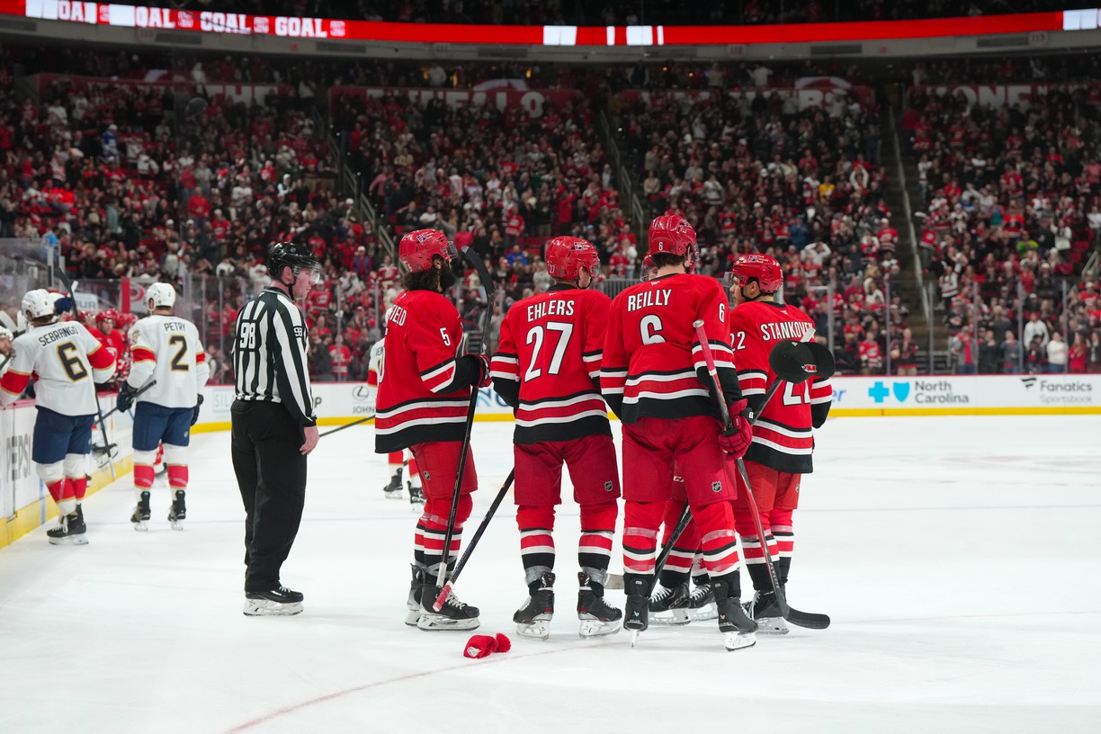 Panthers get blown out 9-1 by Hurricanes in Raleigh