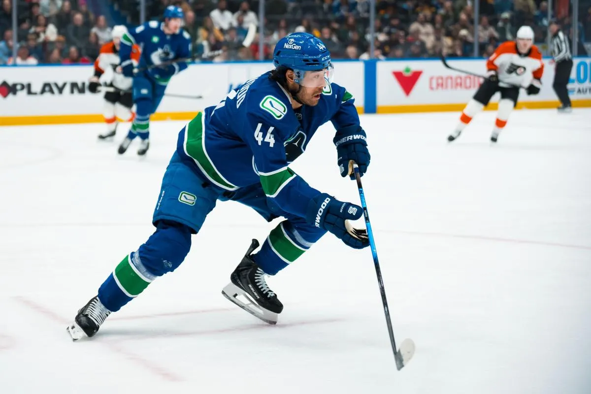 NHL insider links Vancouver Canucks forward Kiefer Sherwood to Pacific Division club