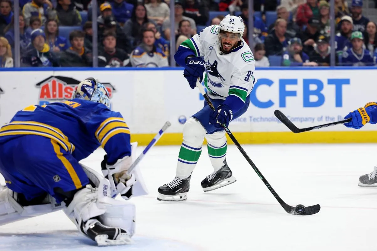 Vancouver Canucks reportedly spoke with Pacific Division rival about Evander Kane trade