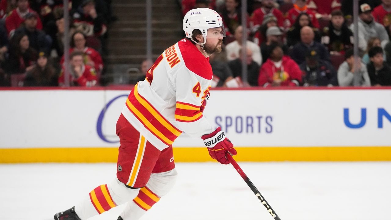 Golden Knights acquire D Andersson in trade that sends D Whitecloud, prospect and 2 picks to Flames
