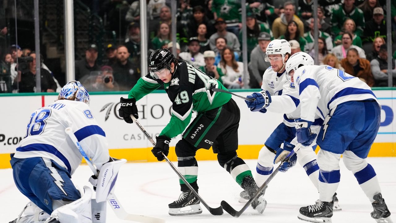 Hagel scores 6th winning goal, Vasilevskiy stops 19 shots to lead Lightning past Stars 4-1