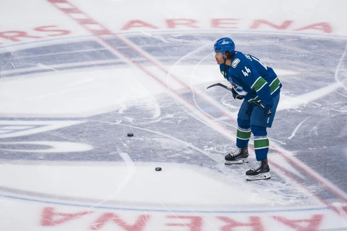 NHL insider shares big update regarding Vancouver Canucks' plans to trade Kiefer Sherwood
