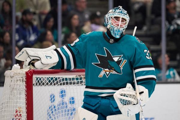 Alex Nedeljkovic, surging Sharks fight past Panthers