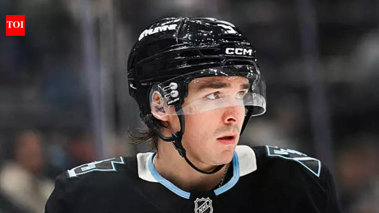 Clayton Keller's two crucial goals push Utah Mammoths to comeback win over Philadelphia Flyers | NHL News