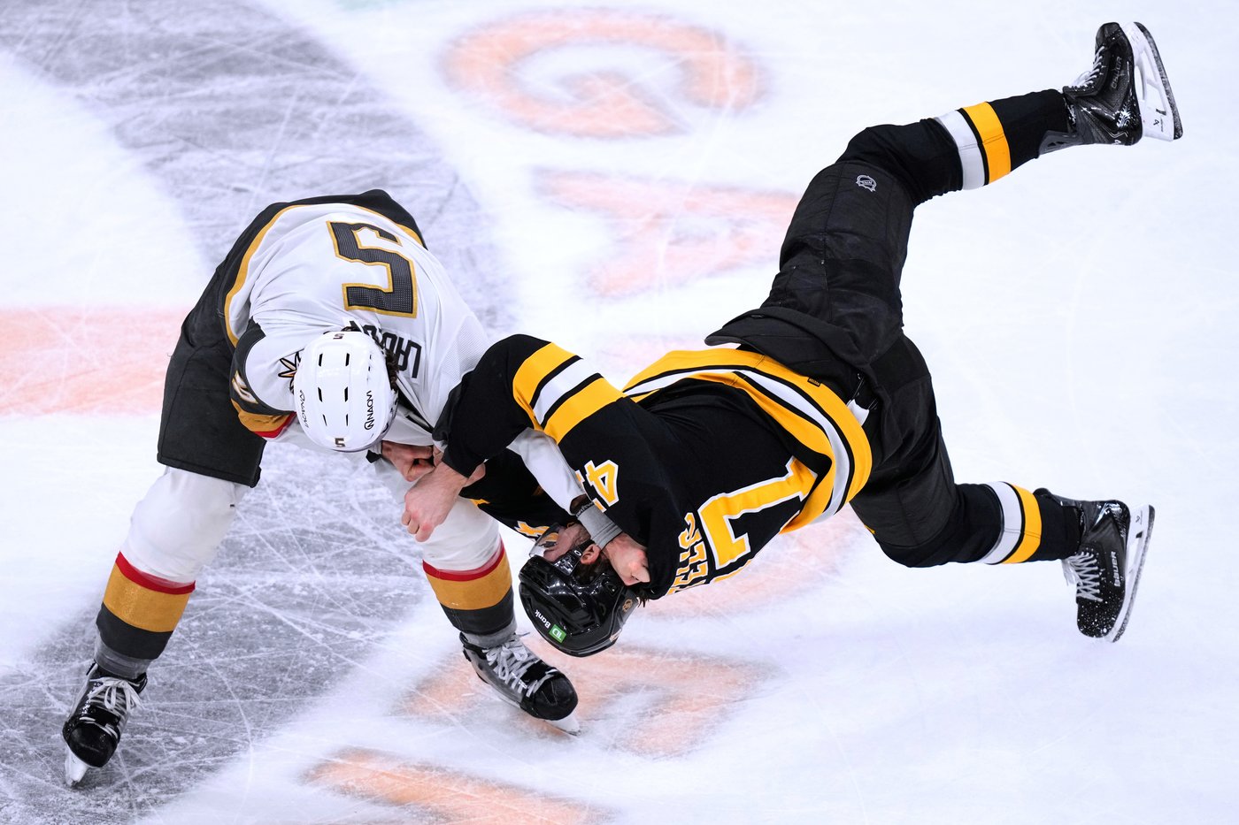 Bruins hold off Golden Knights 4-3 after three-goal flurry | Fraser Valley Today