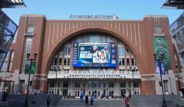 Dallas Mavs to close AAC entrances to 'maintain building temperature' during Saturday's game against LA Lakers