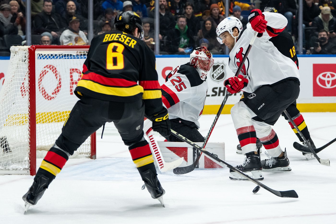 New Jersey Devils capture 5-4 road victory over the Vancouver Canucks