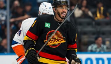 Canucks Trade Rumors: 2 Rival Teams Are Frontrunners to Land Evander Kane