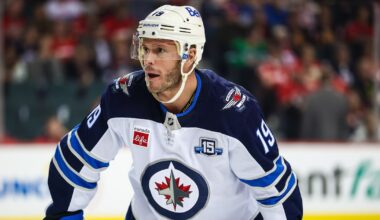 NHL Trade Rumors: Oilers Linked To Jonathan Toews