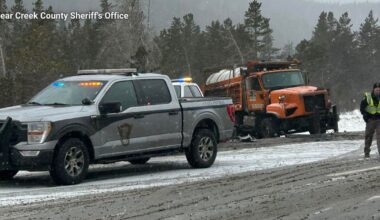 Girls hockey team from Santa Clarita involved in deadly crash in Colorado