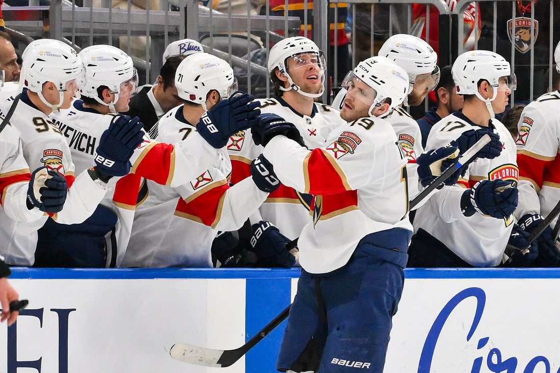 Last-minute power-play goal boosts Blues past Panthers