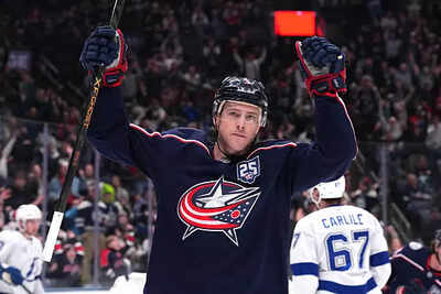 Charlie Coyle’s hat-trick and assist gives Columbus Blue Jackets 4-2 win against Chicago Blackhawks