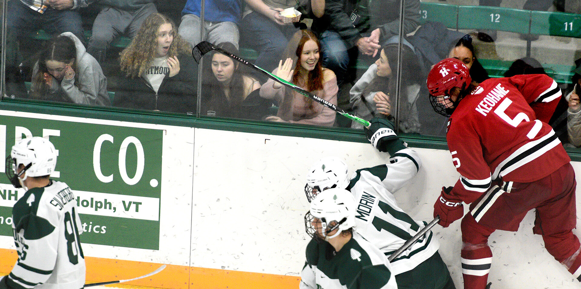 Dartmouth triumphs over Harvard in 5-4 hockey match