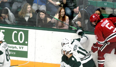 Dartmouth triumphs over Harvard in 5-4 hockey match