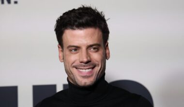 Francois Arnaud's Team Refused to Read 'Heated Rivalry' Script: "I'm With Different Managers Now"