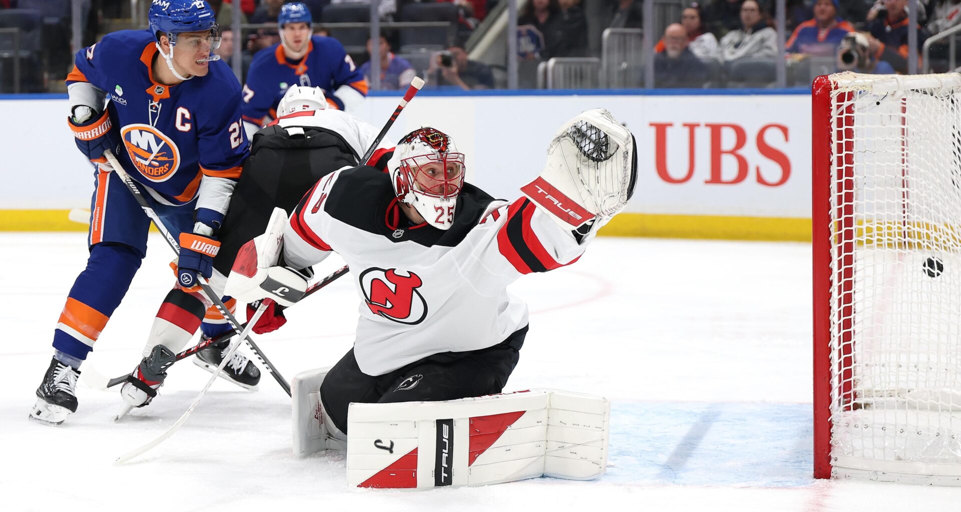 Devils' Jacob Markstrom Apologizes to Fans, 'Embarrassed' After Historic 9-0 Loss
