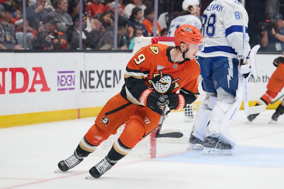 Anaheim Ducks right wing Troy Terry (19) looks for a pass against the lightning at the Honda Center on December 31,2025 in Anaheim, California. Anaheim Ducks right wing Troy Terry (19) looks for a pass against the lightning at the Honda Center on December 31,2025 in Anaheim, California.
